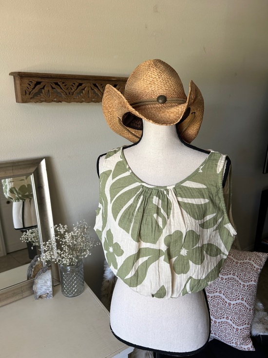 Anthropologie Tops - Nwt salty lemon gauze, 100% cotton boho floral green cream crop tank top L